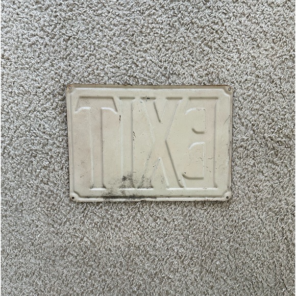 Exit Netal Sign - Picture 2 of 2